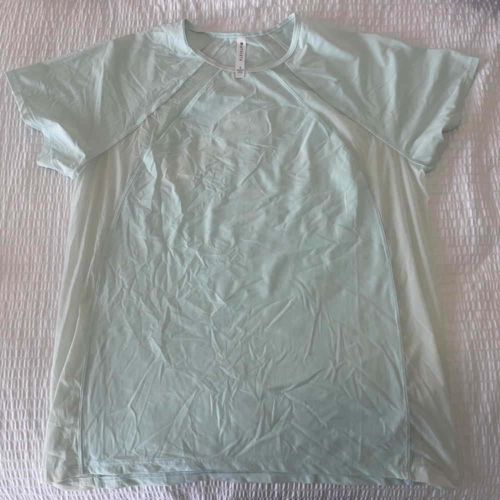 Athleta Workout top. In great condition never been worn